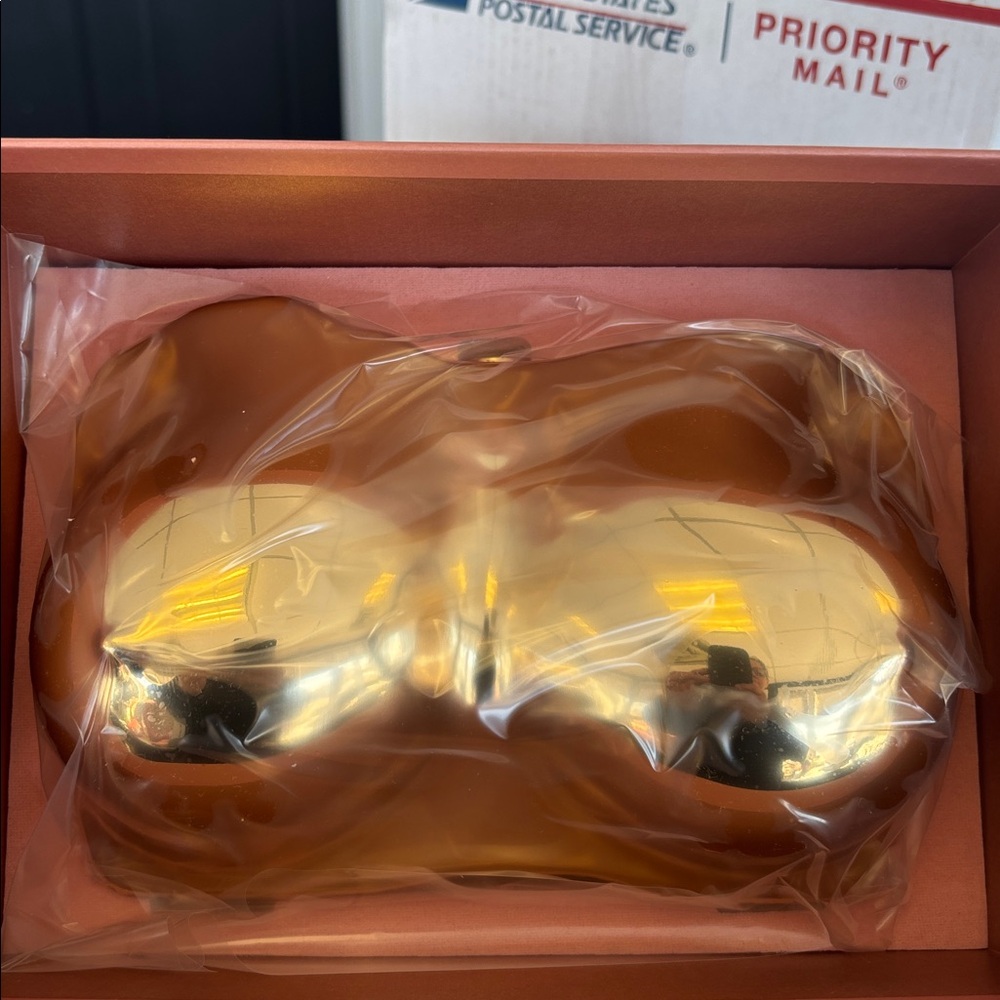 Gold Designer Clutch - Picture 2 of 6